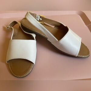 Comfortview Adele Women’s Size 10M White Slingback Sandals 1” Heel Padded Insole